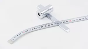 Jak zmierzyć wylewkę do kranu