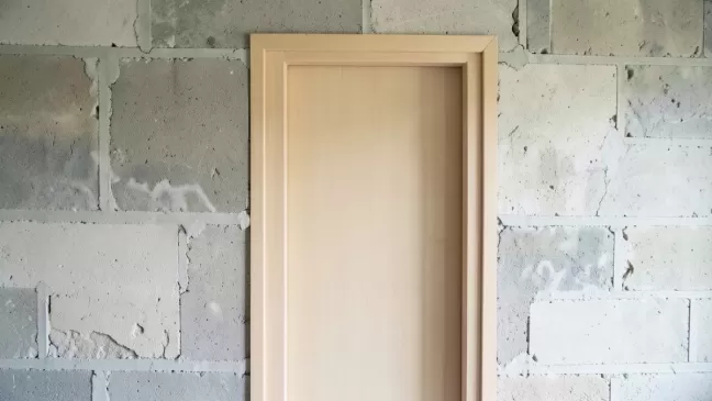 Jaki otwór pod drzwi 80 z ościeżnicą stałą